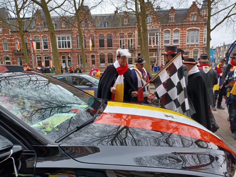Organisatie op stoom / Korte berichten